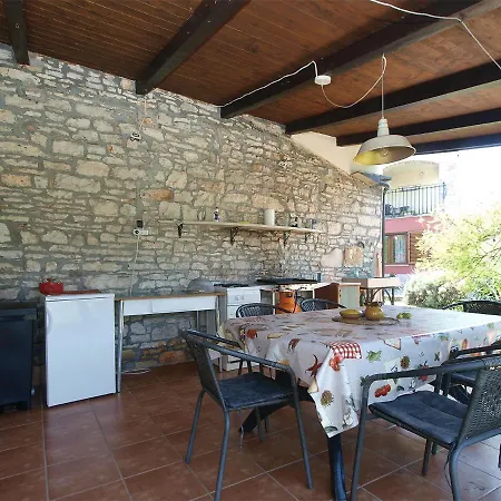 Vakantiehuis House 705 Peroj